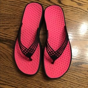 Nike women’s flip flops size 6